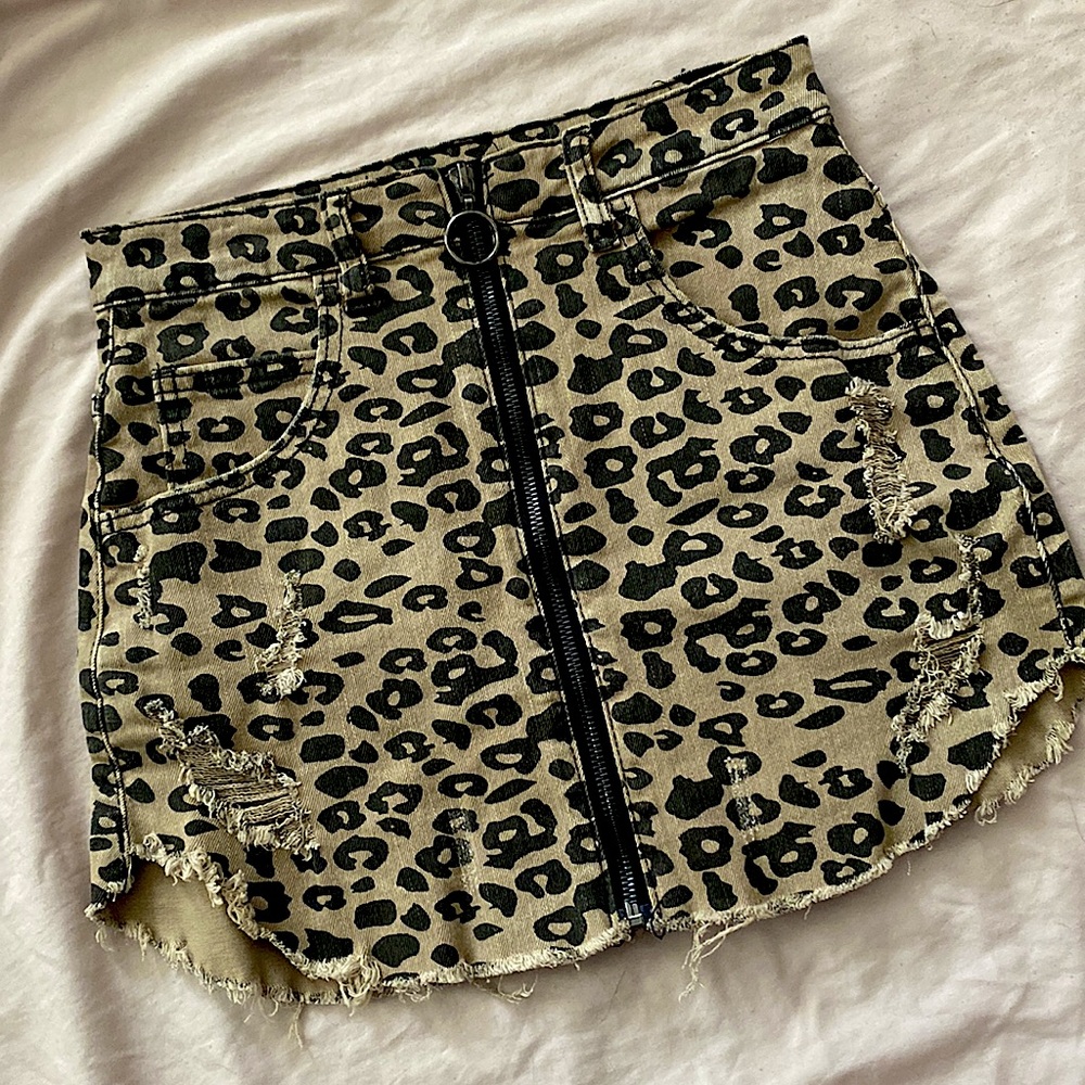 Almost Famous Cheetah Print Mini Skirt Size 0
